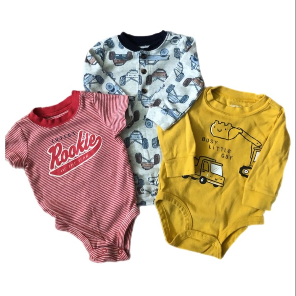 2/15$• onesies bundle• Carter’s child of mine• Baby clothing • 3 months old